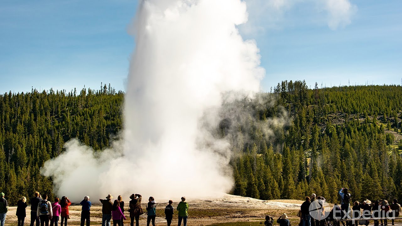 Yellowstone National Park Vacation Travel Guide | Expedia